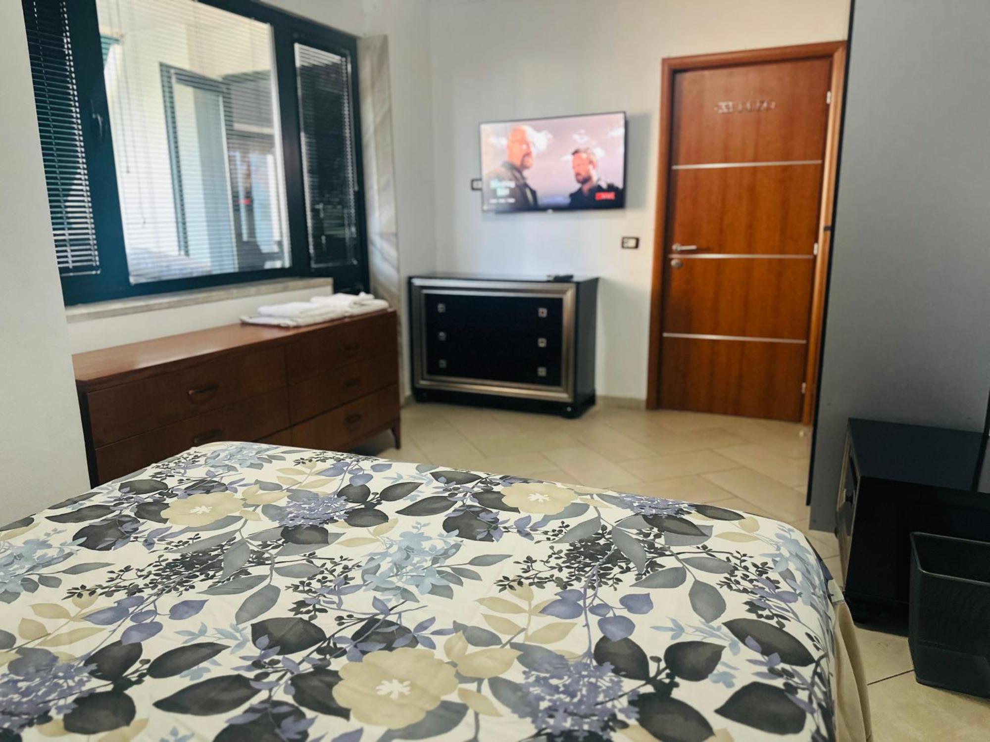 Amo Tower Tirana Center Apartman Kültér fotó