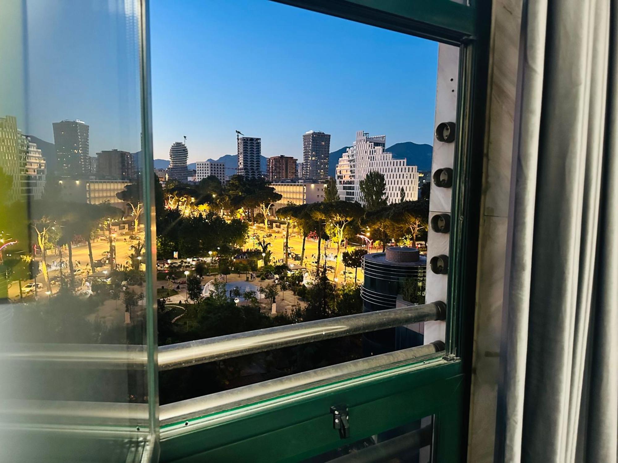 Amo Tower Tirana Center Apartman Kültér fotó